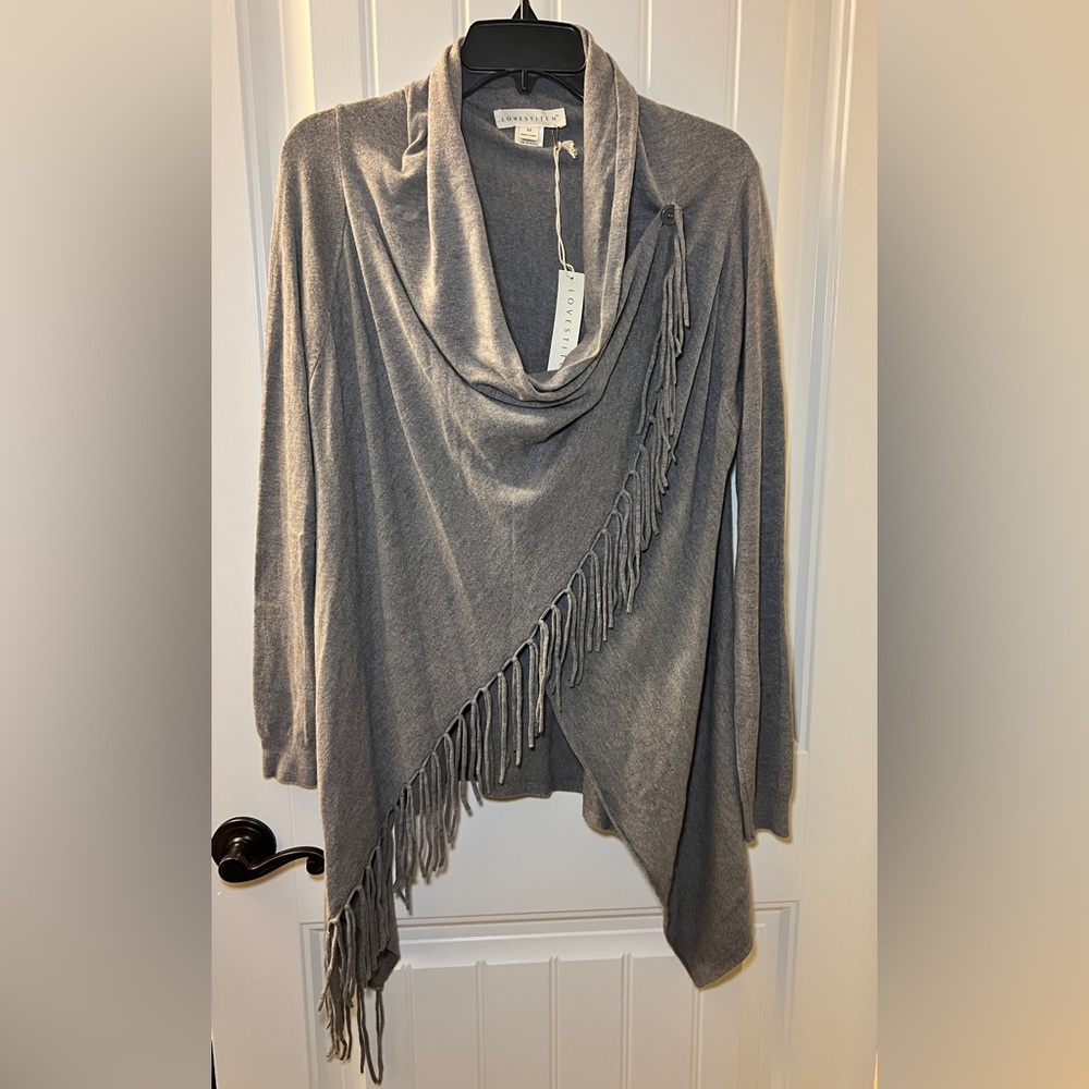 LOVE STITCH Carys Fringed Sweater Cozy Shawl Wrap Size Medium Gray NWT